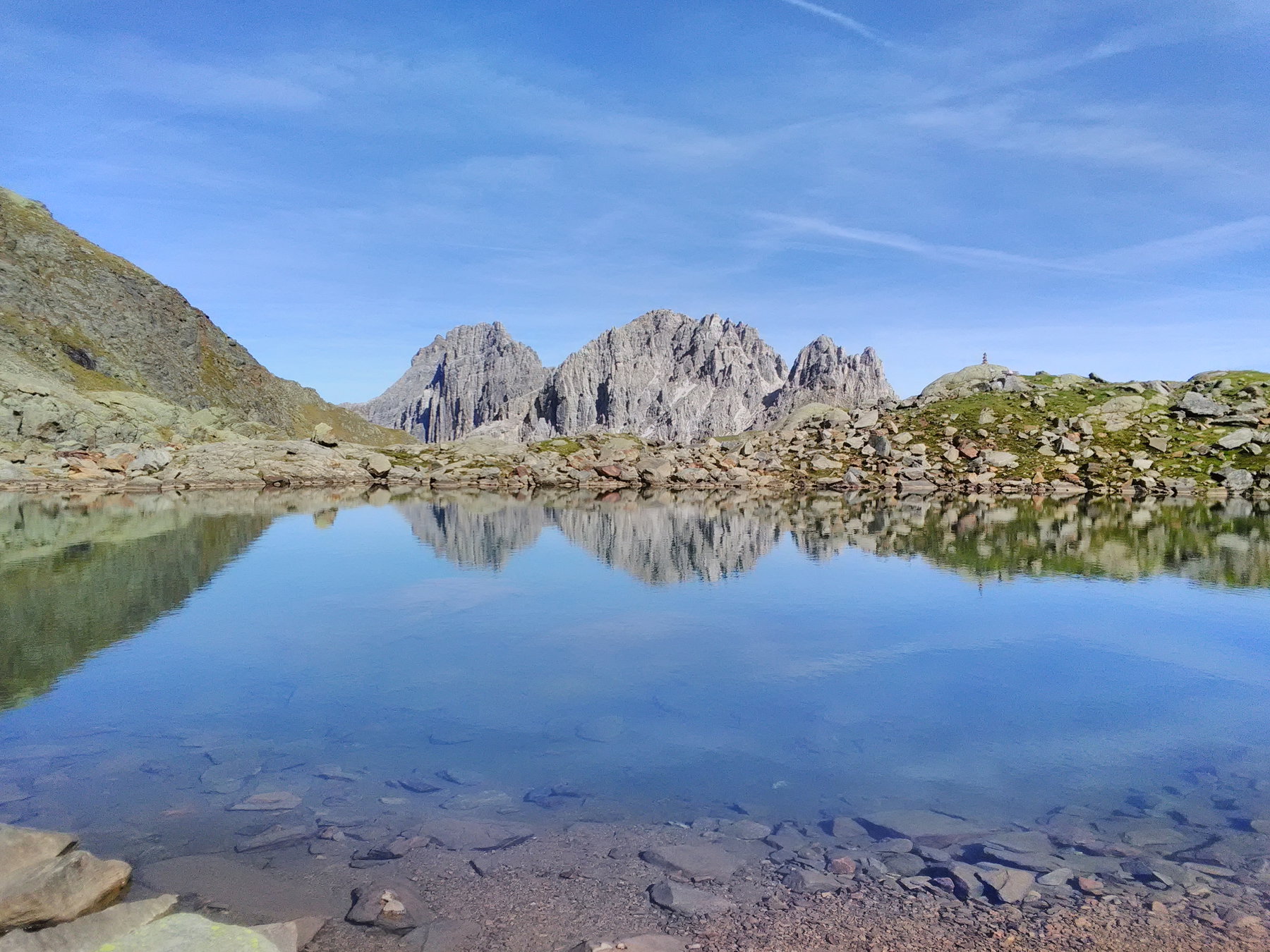 Alfaiersee mit Illmitzer Spitzen im Hintergrund. Foto: David Kurz