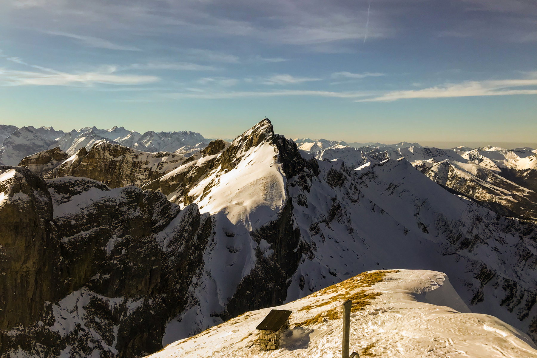Die Gipfelaussicht Richtung Westen. Foto: David Kurz