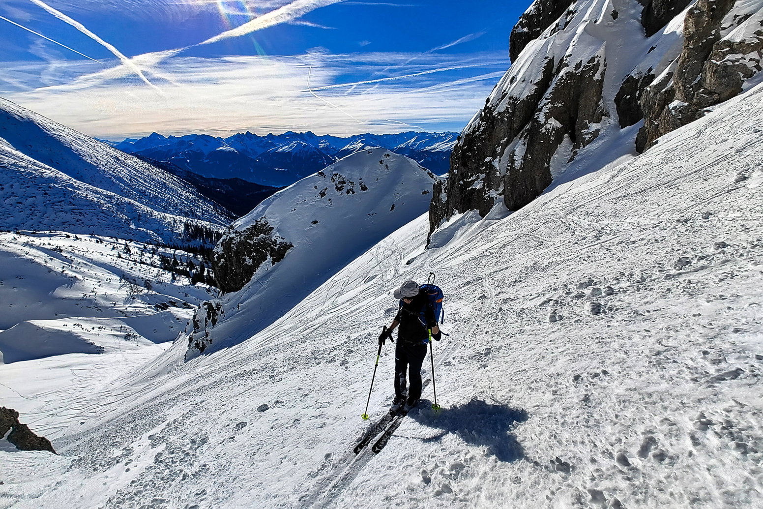 Aufstieg mit Panorama zur Eppzirler Scharte. Foto: Simon Widy