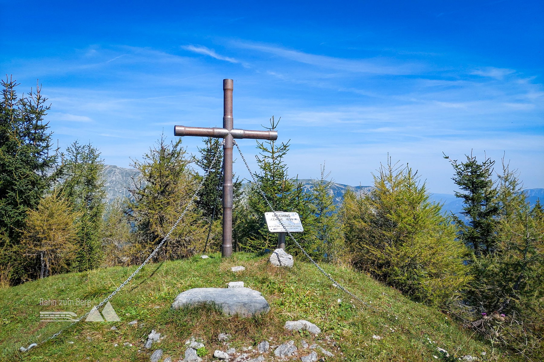 Gipfelkreuz Oisching 1.699 Meter. Foto: Alice Frischherz