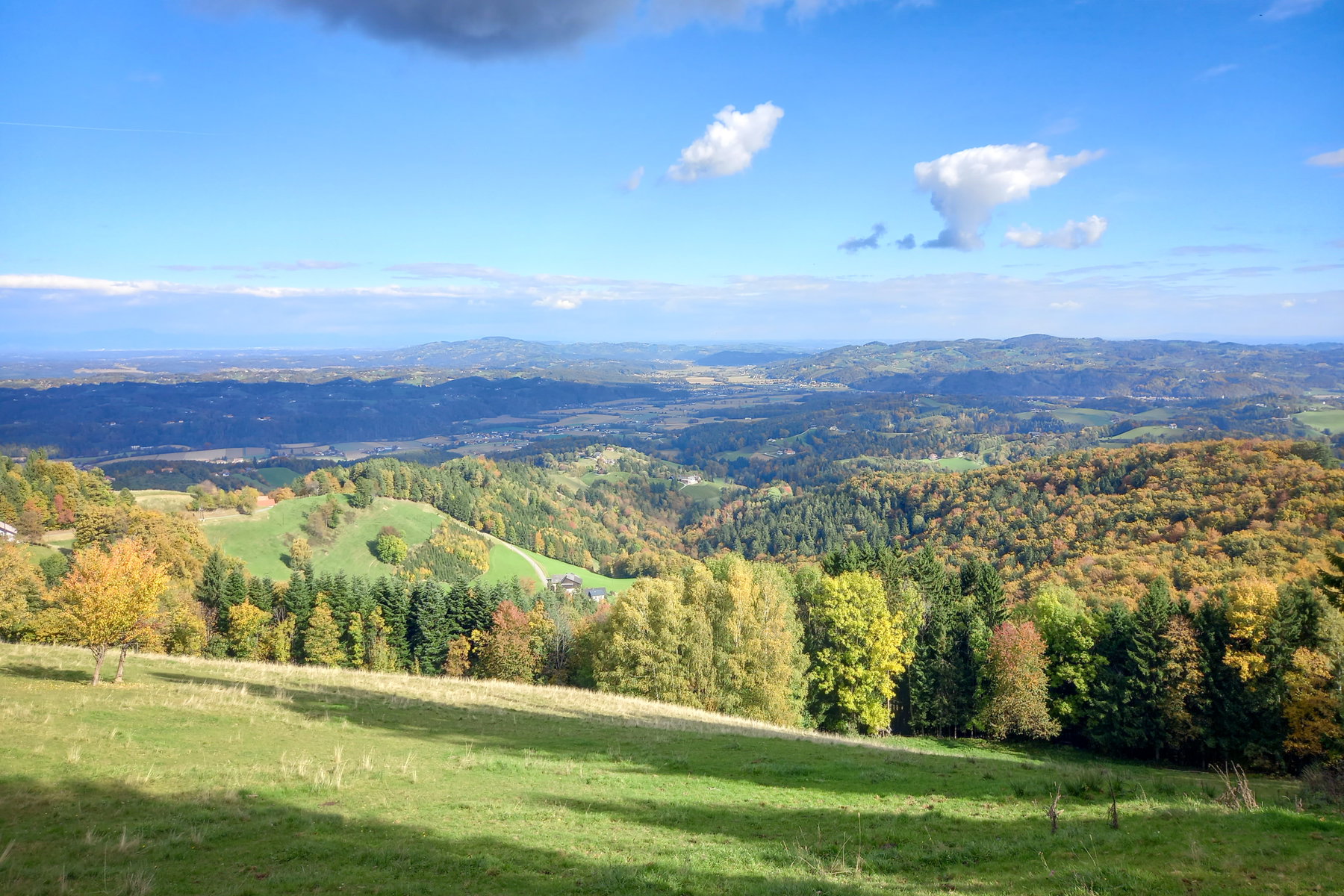 Blick vom Aussichtsplateau bei der Panoramaschenke Tertinek. Foto: Martina Friesenbichler